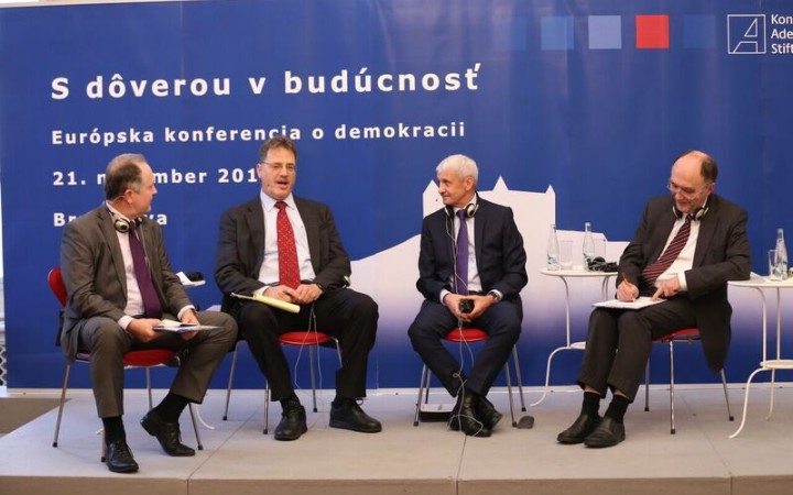 S dôverou v budúcnosť alebo ako sa vysporiadať s nárastom extrémizmu