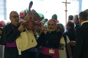 Cirkev zasiahnutá revolúciou a stanovisko teológa