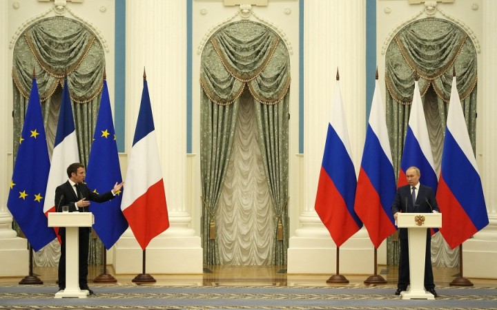 Európania nebudú mať bezpečie, ak ho nebude mať Rusko, tvrdí Macron
