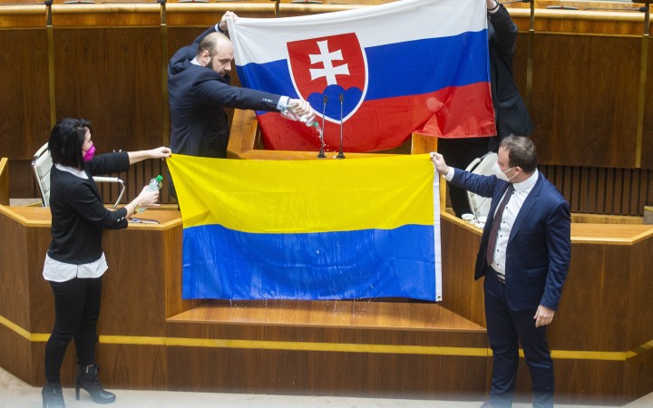 Ak sú proti komunisti, náckovia a mafia, asi pôjde o dobrú vec