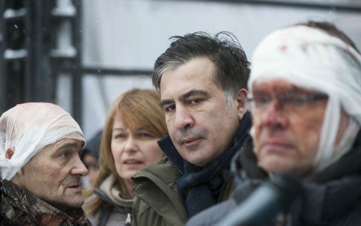 Otázka znie, kto a prečo platí Saakašviliho