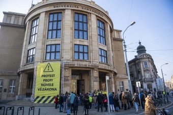 Naše vysoké školy masívne prichádzajú o študentov a krajina o kvalitných ľudí