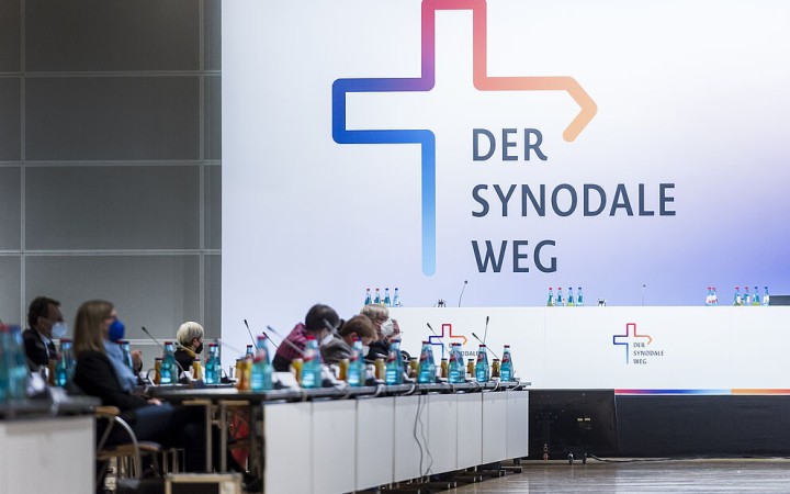 Je možné zosúladiť ju s celosvetovým synodálnym procesom? 
