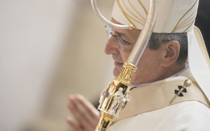 Arcibiskup Zvolenský: Prestaňme riešiť seba!