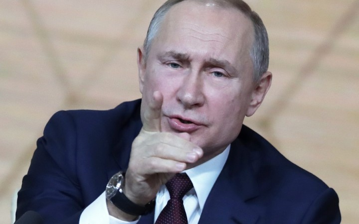 Jeden ponúkol za hlavu Putina milión dolárov, ďalší vyzýva ľudí protestovať