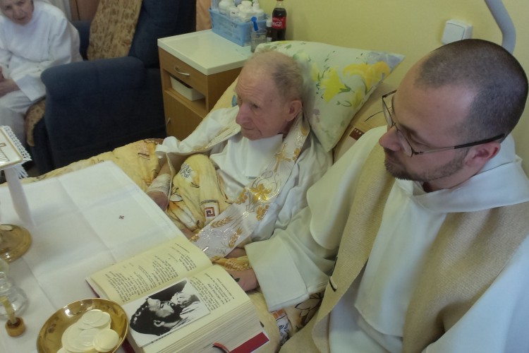Komunisti ho odsúdili na doživotie. Dnes má páter Akvinas 103 rokov