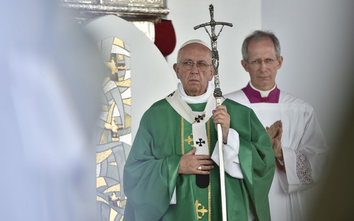 Pápež ukončil cestu po Latinskej Amerike a odletel späť do Ríma