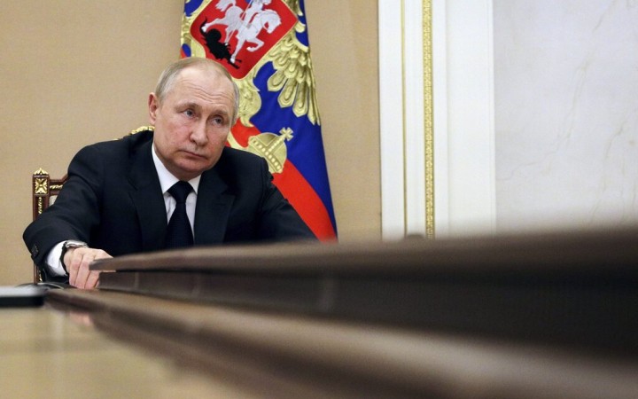 Ako sa Putin zabarikádoval vo svojom lži-impériu