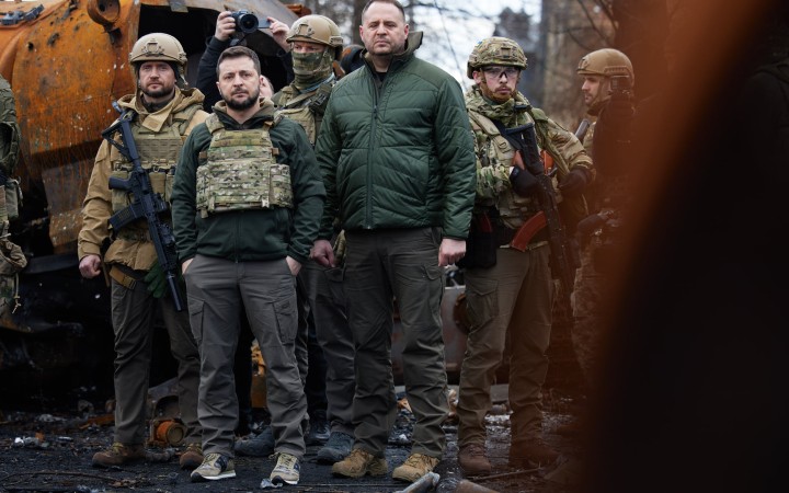 Zelenskyj prišiel do mesta Buča. Biden chce, aby bol Putin postavený pred súd