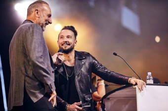 Vo vedení Hillsongu pôsobil homosexuál. Cirkev zasiahla