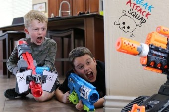 Vojnové hry nespravia z detí agresívnych ľudí