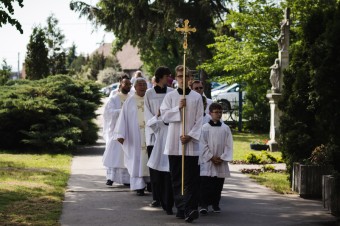 Záujem o miništrovanie klesá, miništrantky sú u nás zatiaľ výnimkou