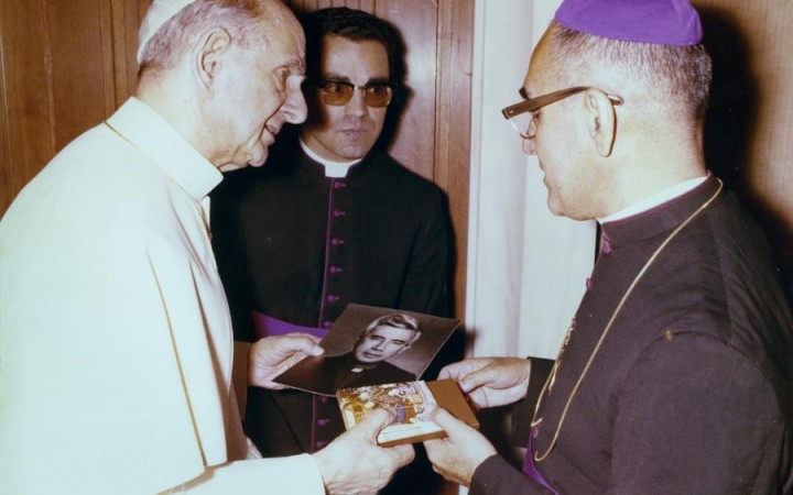 Noví svätí: Pavol VI. a Oscar Romero