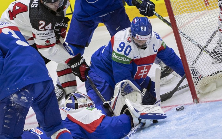 Slováci prehrali s Kanadou 1:5, v stredu ich čakajú Švajčiari