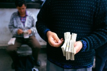  Kryli narkobarónov, berú podporu na mŕtvy biznis, financujú šírenie islamu