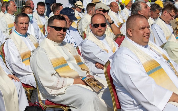 Správcu farnosti či kaplána preloží biskup jedným papierom, farára nie