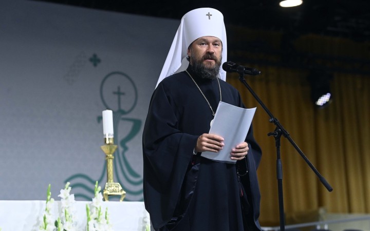 Hilarion stratil Kirillovu dôveru. Nepodporoval jeho tvrdú líniu proti Ukrajine
