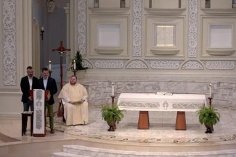 Farnosť v Chicagu čelí kritike, homíliu totiž viedli homosexuálni laici