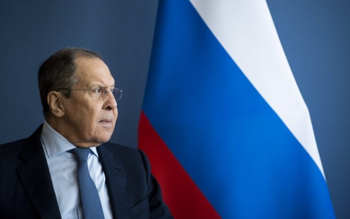 Lavrov tvrdí, že medzi Ruskom a Západom sa spúšťa nová železná opona