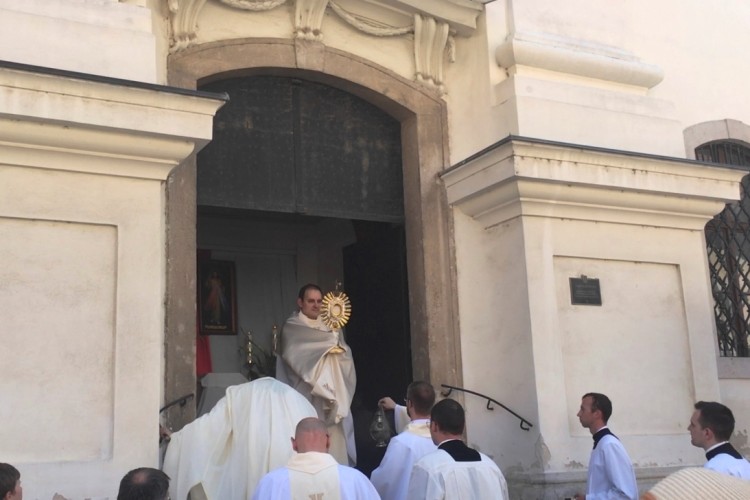 Generálny vikár Mons. Peter Šimko / Moc Eucharistie je mocou Ježiša Krista
