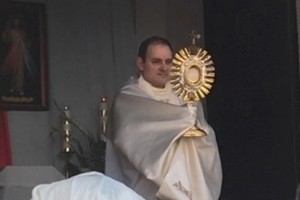 Generálny vikár Mons. Peter Šimko / Moc Eucharistie je mocou Ježiša Krista