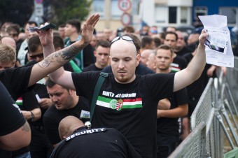 Ovládne štadión a priľahlé ulice luza?