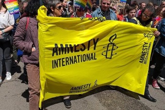 Amnesty International si dokáže poriadne streliť do nohy