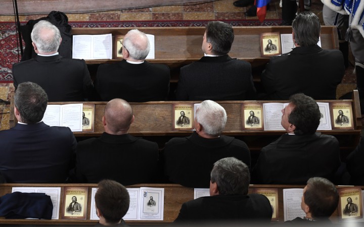 Evanjelici volia biskupa západného dištriktu. Favoritmi sú Hroboň a Zajden