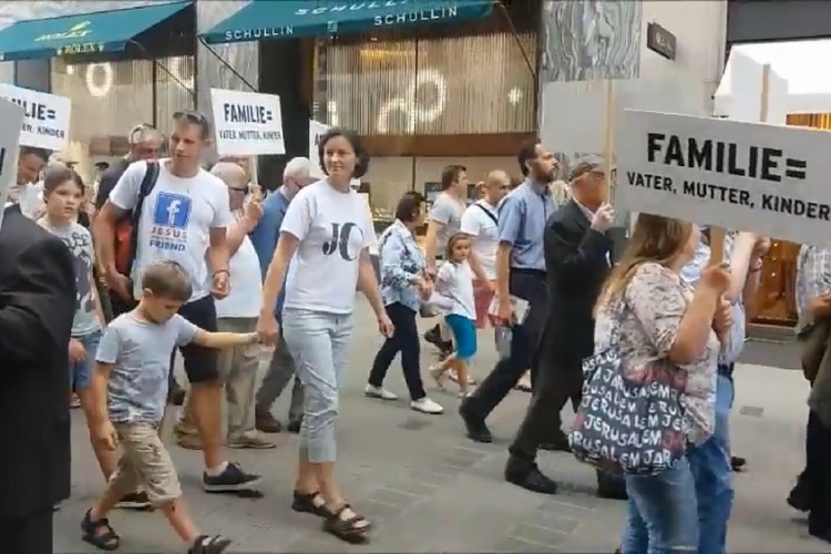 Akým smerom kráčame my, akým Európa