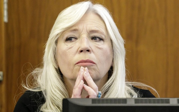 Štandardným riešením patovej situácie sú predčasné voľby