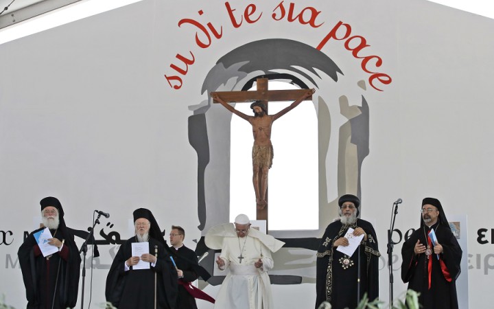 Pápež sa v Bari stretol a modlil s kresťanskými predstaviteľmi Blízkeho východu
