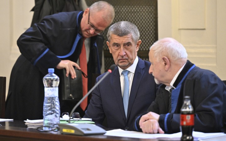 Začal sa súd v kauze Čapí hnízdo, Babiš hovorí o politickom procese