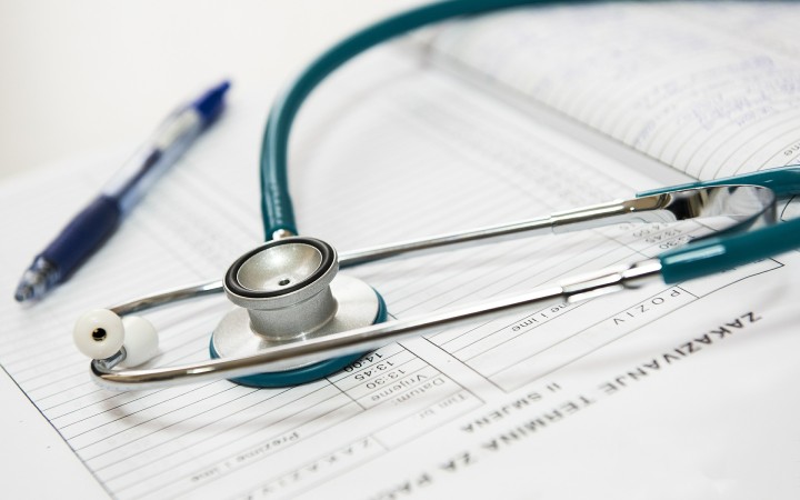 Doktor v Anglicku tvrdil, že rod získavame podľa pohlavia. Vyhodili ho