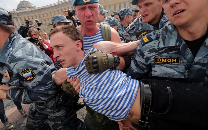 Vy beriete naše deti a potom zhoria v tankoch