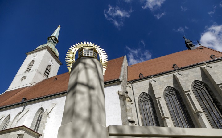Kánonické právo sa snaží predísť riziku, že niekto urobí hanbu katolíkom