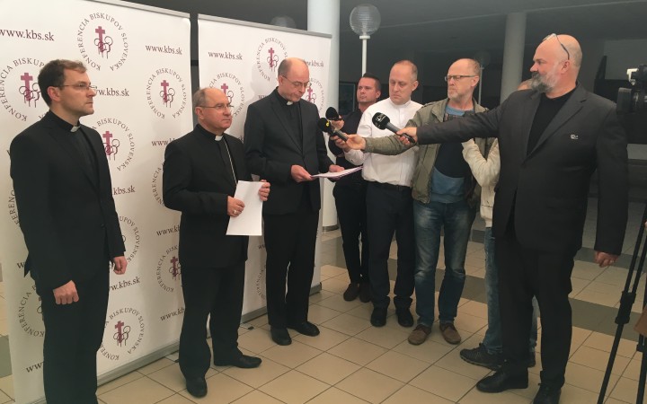 Biskupi schválili novú smernicu o postupoch pri sexuálnom zneužívaní v cirkvi
