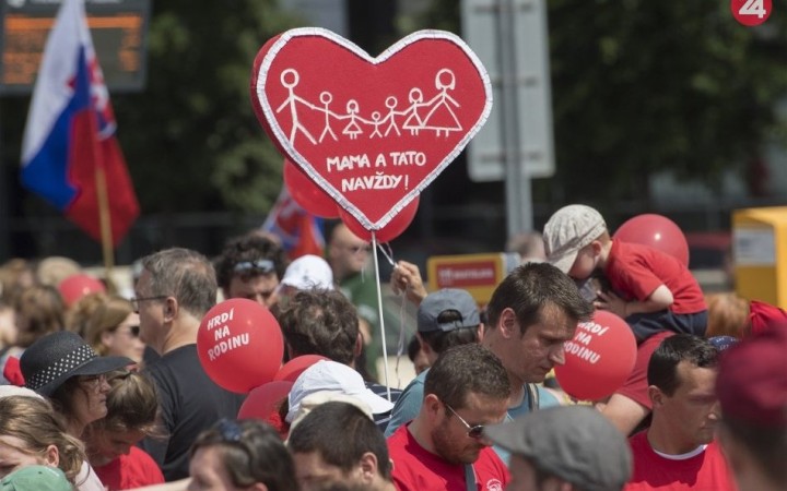 Dobrý príklad, ako sa z legitímneho názoru vyrába heréza