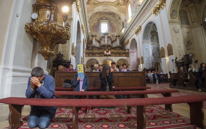 Aspoň raz za týždeň chodí do kostola štvrtina Slovákov, najviac voliči KDH