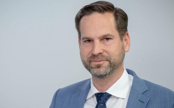 Vyšetrovateľ vzniesol obvinenie pre obzvlášť závažný zločin prijímania úplatku