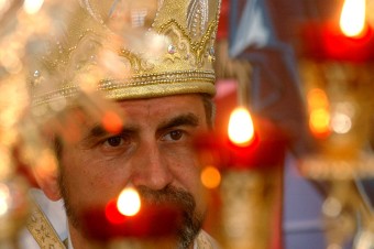 Biskup Chautur odmieta obvinenie, že sexuálne obťažoval dieťa
