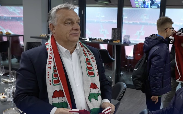 Orbán mal na zápase šál, na ktorom Slovensko patrí Maďarsku