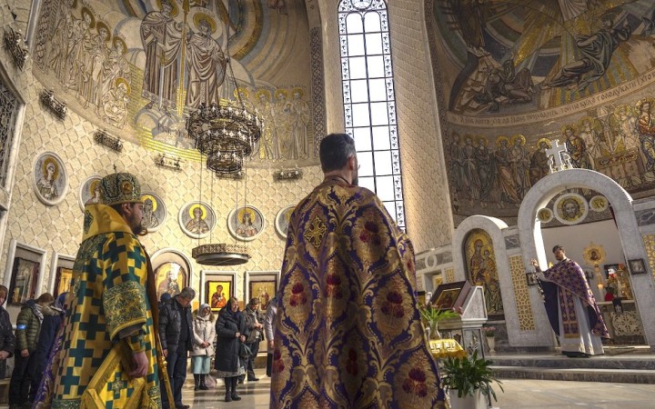 Synoda ukrajinskej pravoslávnej cirkvi odvolala troch biskupov
