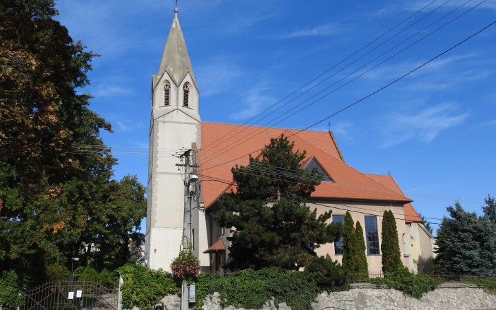 V Bratislave je až 60 kostolov a chrámov patriacich piatim denomináciám