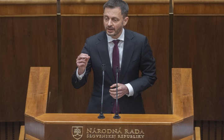 Komu zostane v rukách čierny Peter? Sulíkovi, Hegerovi alebo Čaputovej?