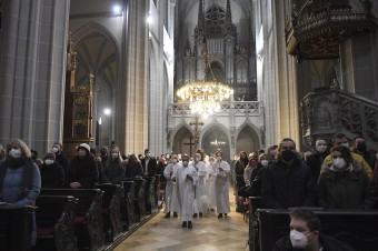 Nové zálohové platby sú niekde aj osemnásobne vyššie, cirkev čaká na pomoc štátu