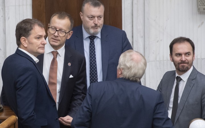 Sme rodina tvrdí, že sa nebude brániť ani júnovému termínu volieb