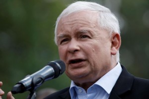 Kaczyński verzus Sikorski. Zaujímavý zvrat v ostro sledovanom spore 