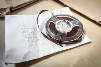Ústav pamäti národa pátra po pôvode záhadnej magnetofónovej pásky z roku 1983