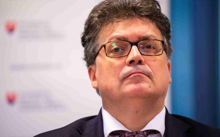 Škola nemá formovať sexuálnu orientáciu a identitu, vyhlásil