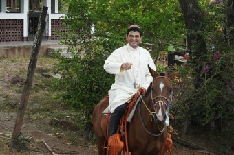 Kto je Rolando Álvarez, ktorého Ortegov režim poslal na 26 rokov do väzenia